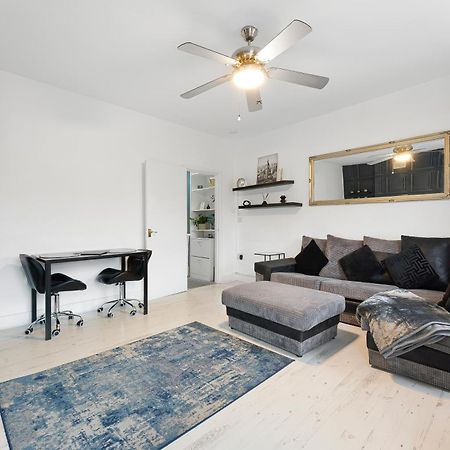 Spacious One Bedroom Private Flat In Brixton +Wifi London Exterior photo
